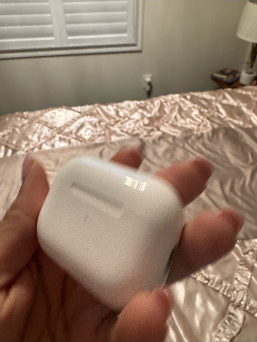 Apple White Wireless Earbuds Charging Case